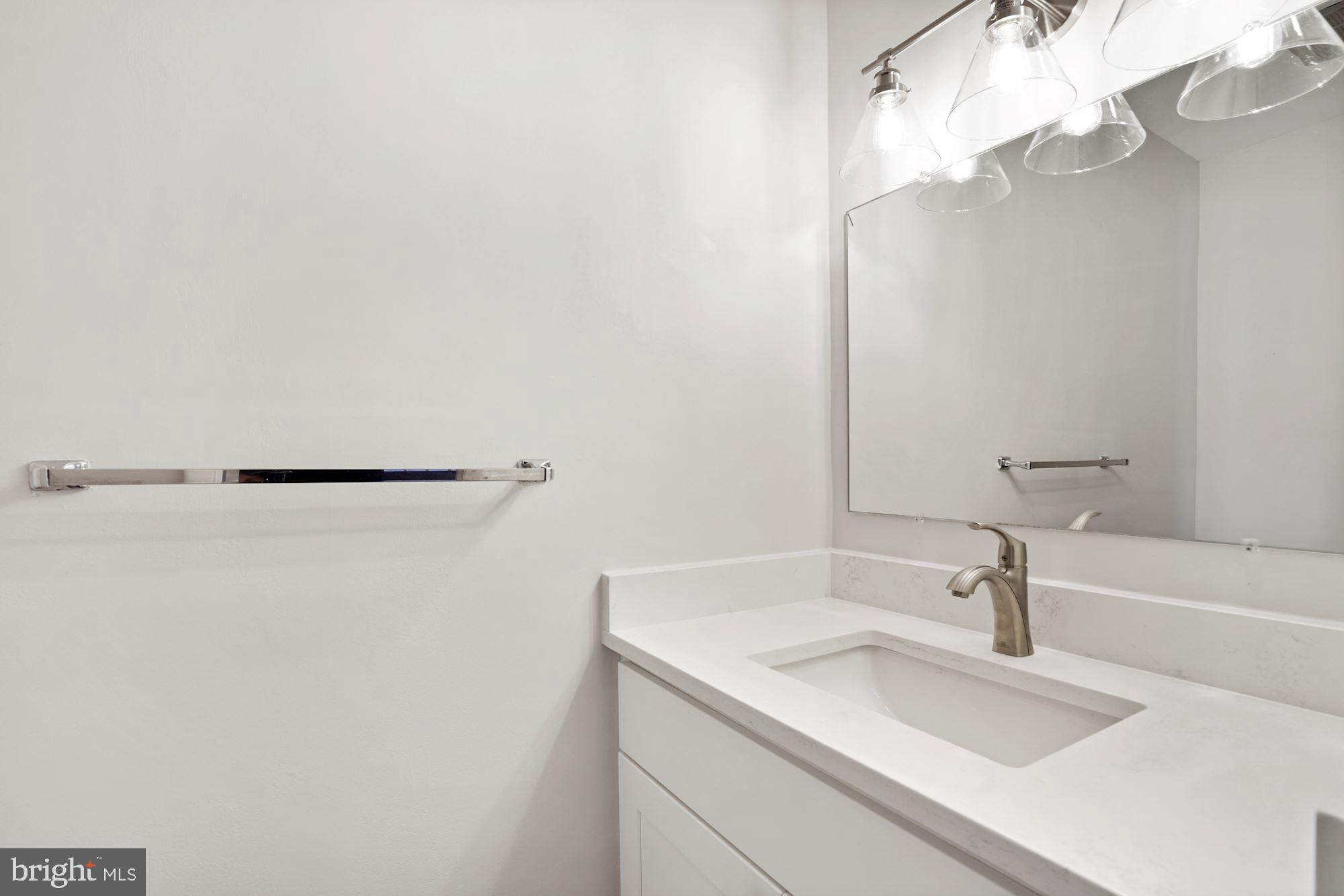 2005 Sarazen Place Reston, VA 20191 - Photo 14 of 35 Main Level Powder Room