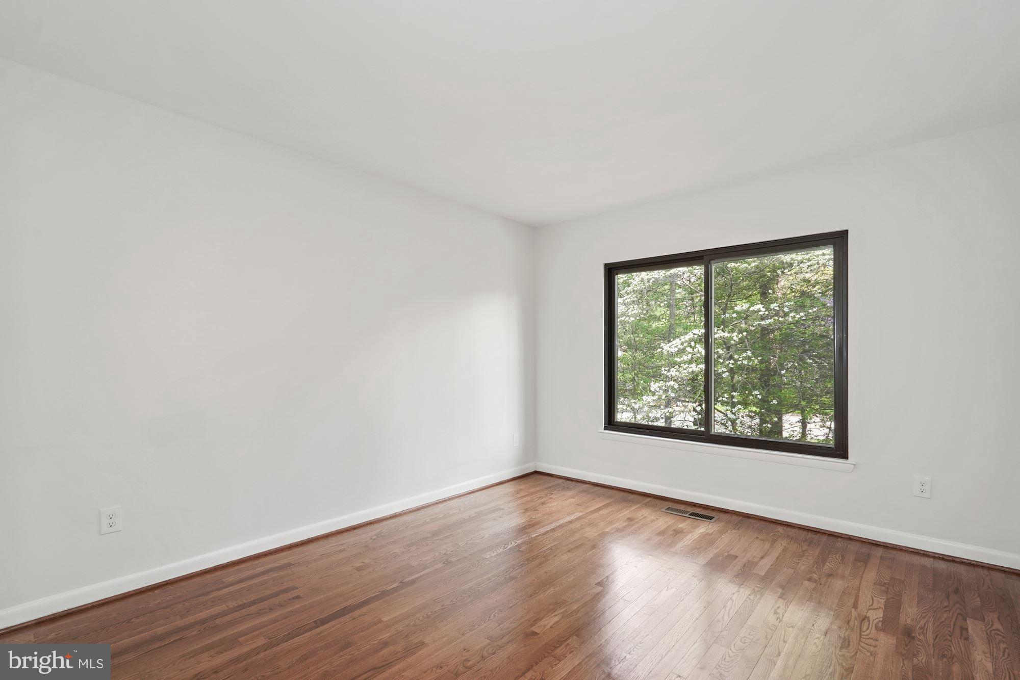 2005 Sarazen Place Reston, VA 20191 - Photo 23 of 35 Second Bedroom