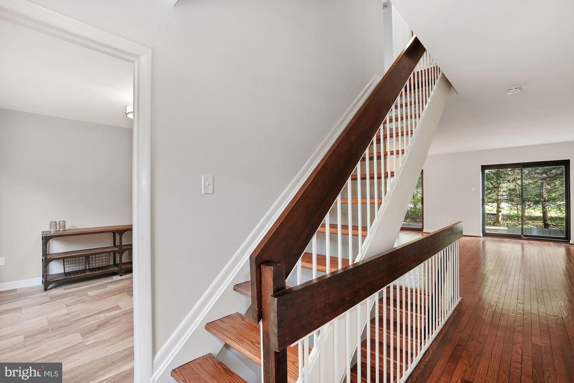 2005 Sarazen Place Reston, VA 20191 - Photo 8 of 35 Open Foyer