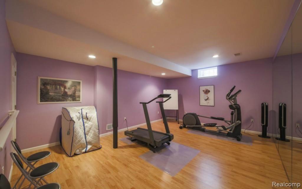 9706 Quail Ridge Run Brighton, MI 48114 - Photo 20 of 29 20-photo-web-1680x1050-118816.jpg