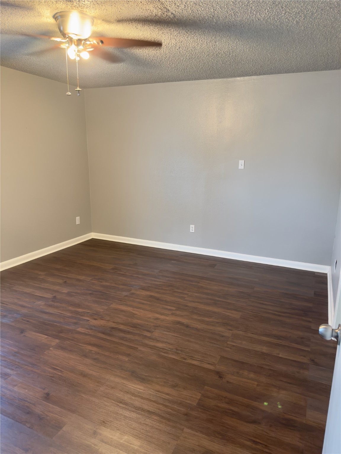 22 Sue Lane Highlands, TX 77562 - Photo 7 of 13 Primary Bedroom