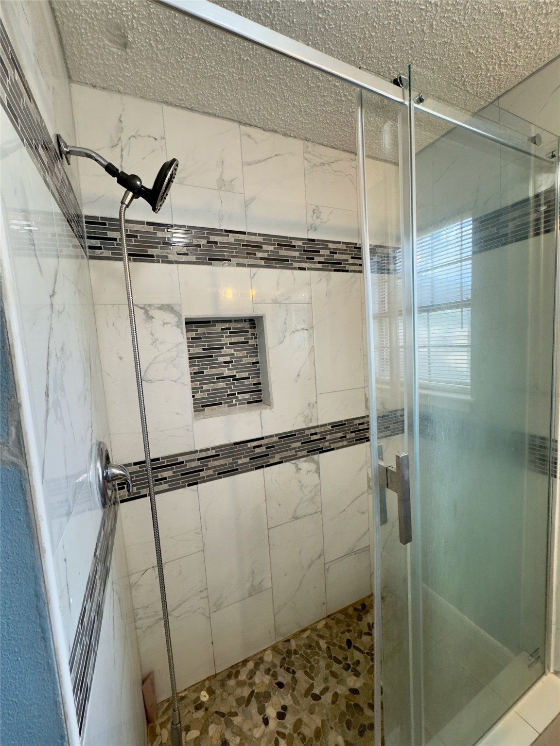 22 Sue Lane Highlands, TX 77562 - Photo 9 of 13 Primary Bathroom