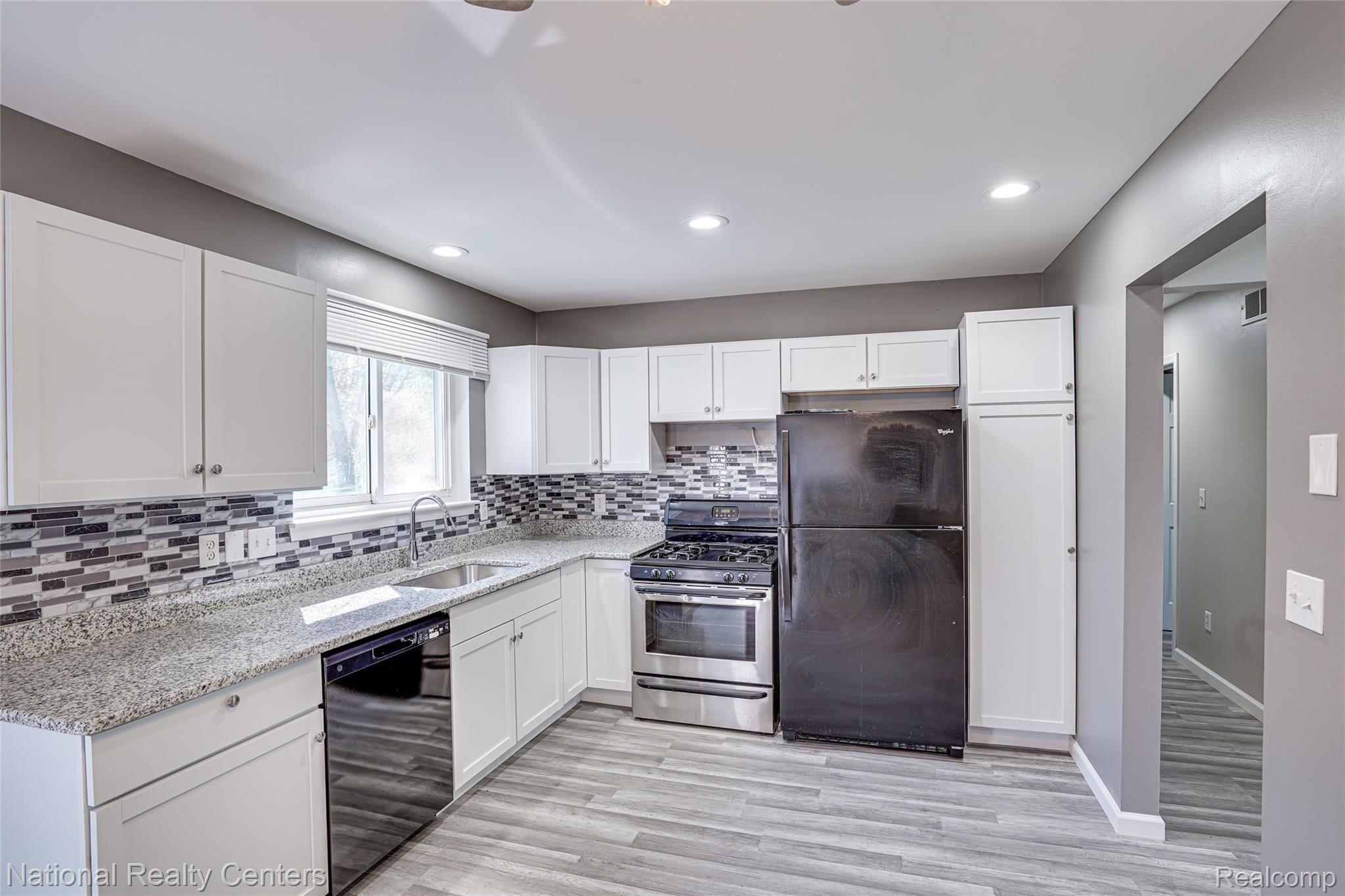25406 Peter Kaltz Road Warren, MI 48091 - Photo 10 of 19 25406PeterKaltzWarrenMI-9.jpg
