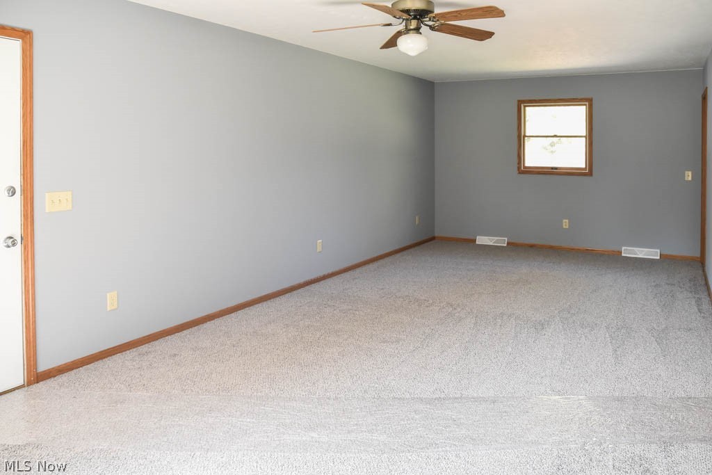 5064 Taylor Road Atwater, OH 44201 - Photo 10 of 21 Family Room