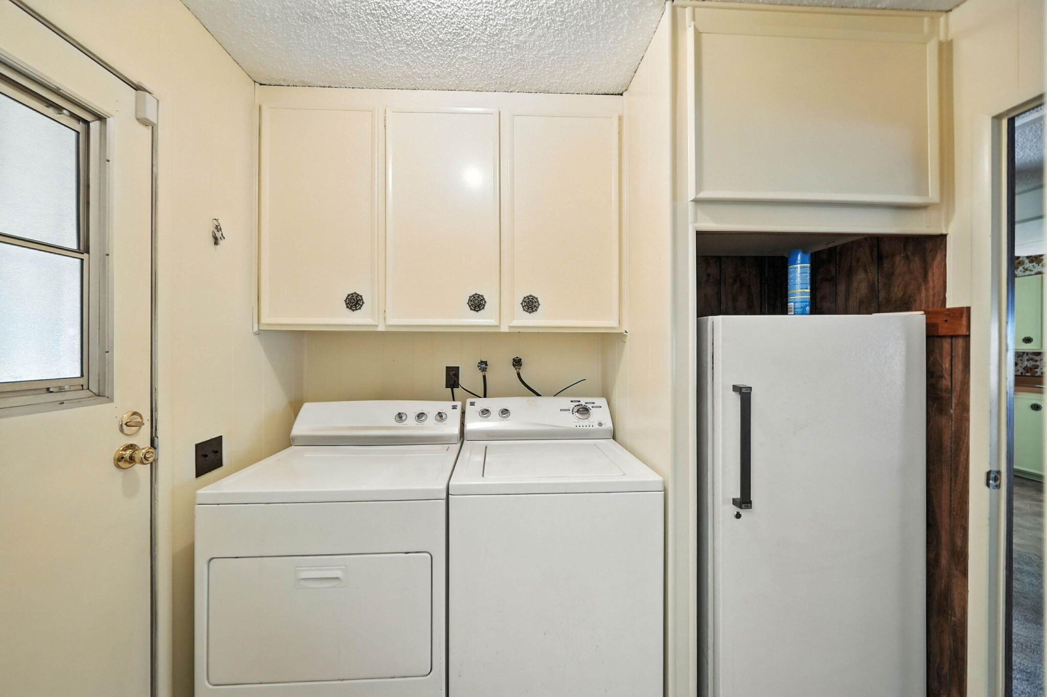 Undisclosed Address Redding, CA 96002 - Photo 22 of 34 a utility room with dryer and washer
