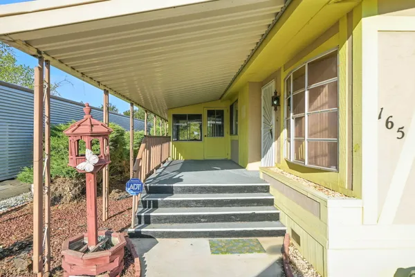 a view of entryway with a front door