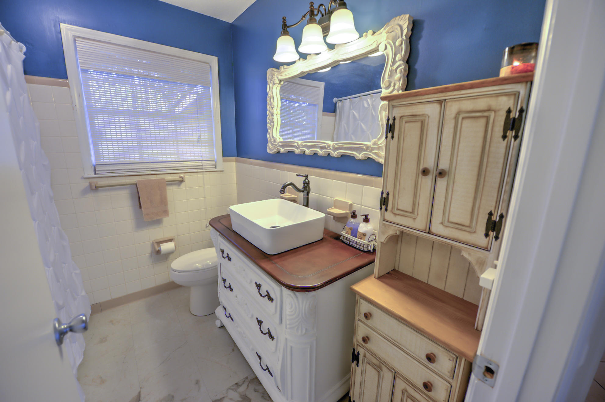 1351 Valley Road Charleston, SC 29412 - Photo 11 of 27 Hall Bathroom