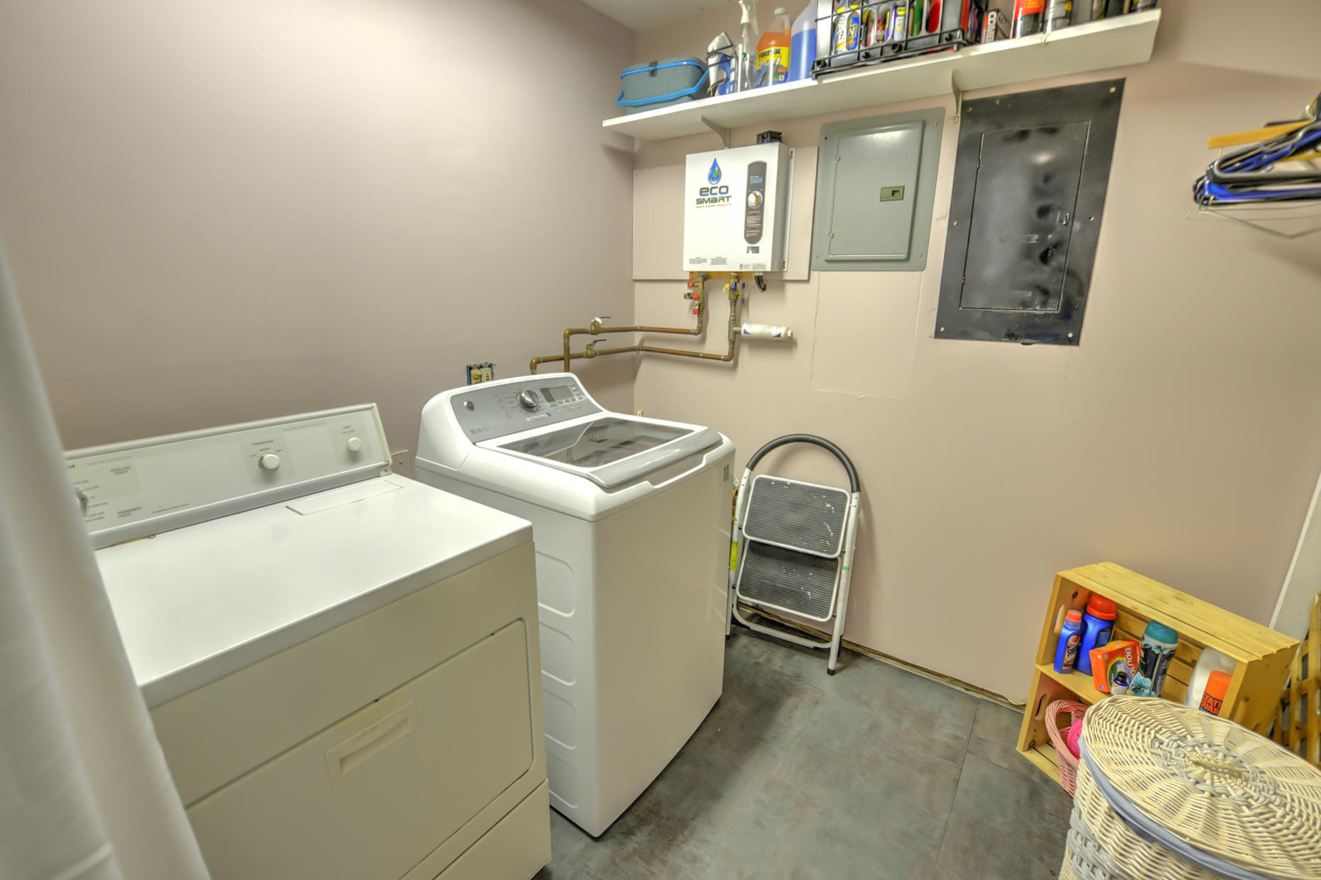 1351 Valley Road Charleston, SC 29412 - Photo 18 of 27 Laundry Center
