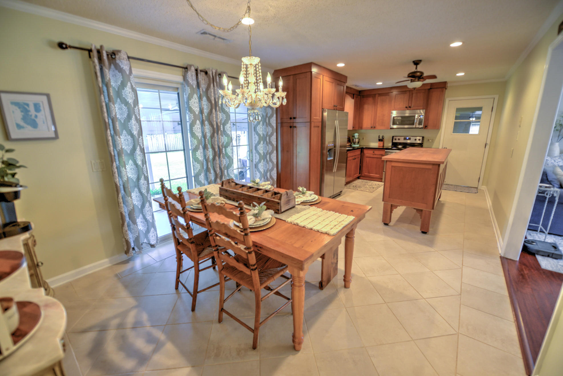 1351 Valley Road Charleston, SC 29412 - Photo 8 of 27 Large Eat In Kitchen