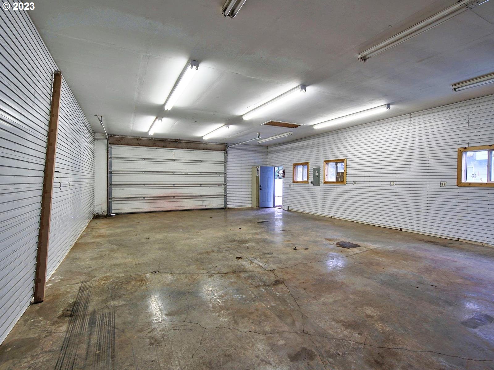 34385 Northeast Sunset Loop Scappoose, OR 97056 - Photo 32 of 42 a view of an empty room