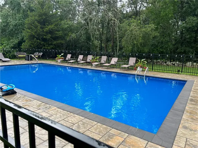 $835,000 | 31 Stonebridge Lane, West Greenwich, RI 02817