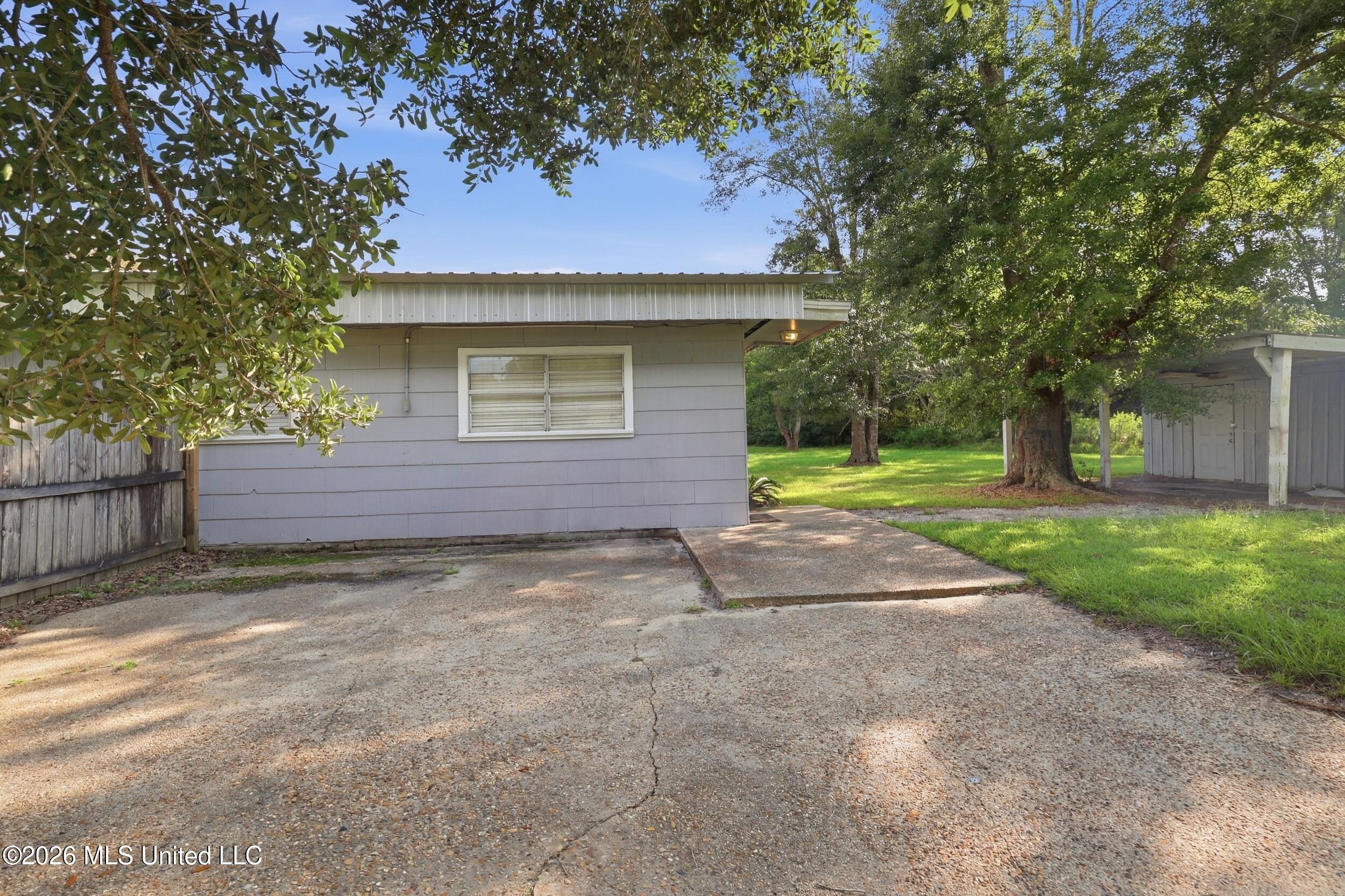 12193 Shorecrest Road, Unit A B Biloxi, MS 39532 - Photo 13 of 38 38_r6__1127