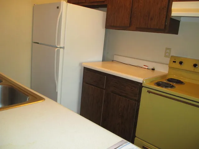 $775 | 761 South 9th Street, Unit 5, Bird Island, MN 55310