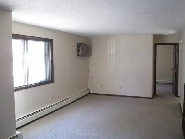 $775 | 761 South 9th Street, Unit 5, Bird Island, MN 55310