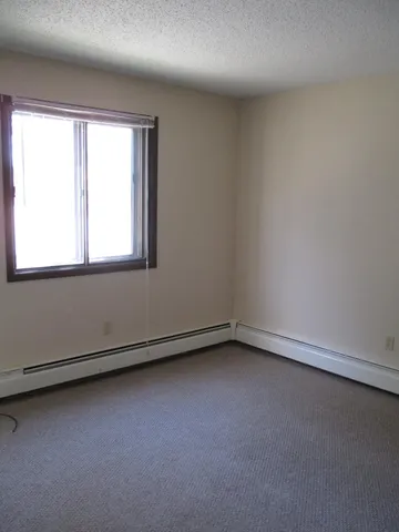 $775 | 761 South 9th Street, Unit 5, Bird Island, MN 55310