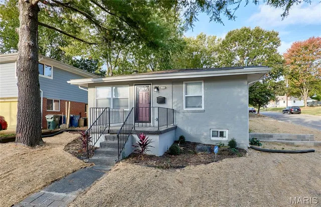 $319,000 | 1501 Stockard Avenue, Richmond Heights, MO 63117