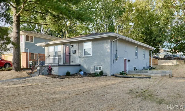$319,000 | 1501 Stockard Avenue, Richmond Heights, MO 63117