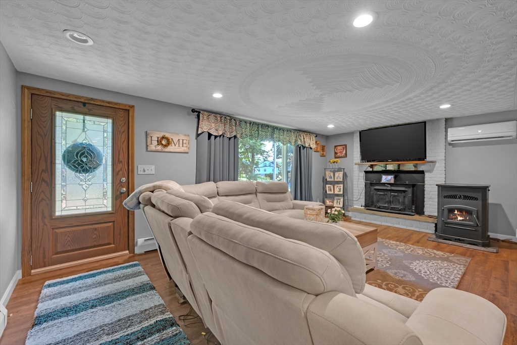 25 Old Dudley Road Oxford, MA 01540 - Photo 21 of 36