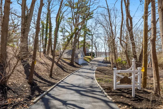 $4,490,000 | 10 Pine Path, Port Jefferson, NY 11777