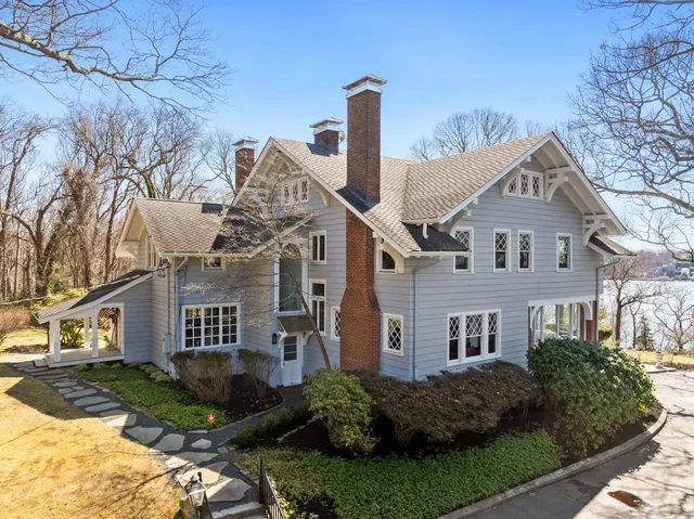 $4,490,000 | 10 Pine Path, Port Jefferson, NY 11777