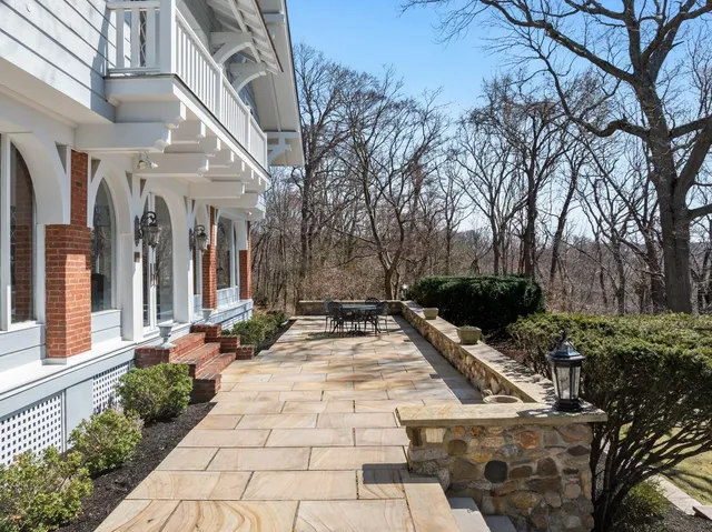 $4,490,000 | 10 Pine Path, Port Jefferson, NY 11777