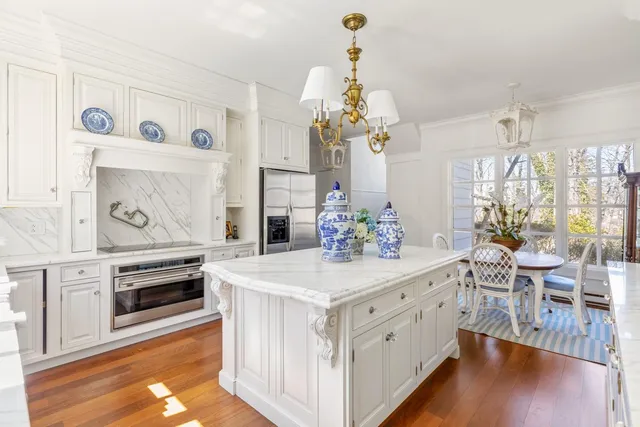 $4,490,000 | 10 Pine Path, Port Jefferson, NY 11777