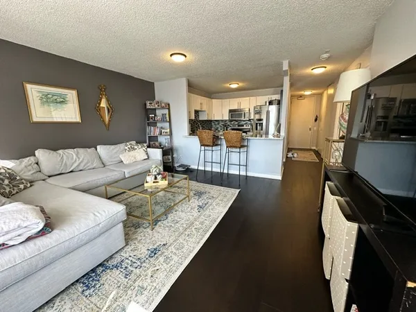 $2,850 | 30 East Huron Street, Unit 3706, Chicago, IL 60611