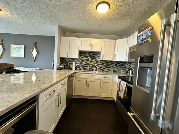 $2,850 | 30 East Huron Street, Unit 3706, Chicago, IL 60611