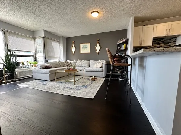 $2,850 | 30 East Huron Street, Unit 3706, Chicago, IL 60611