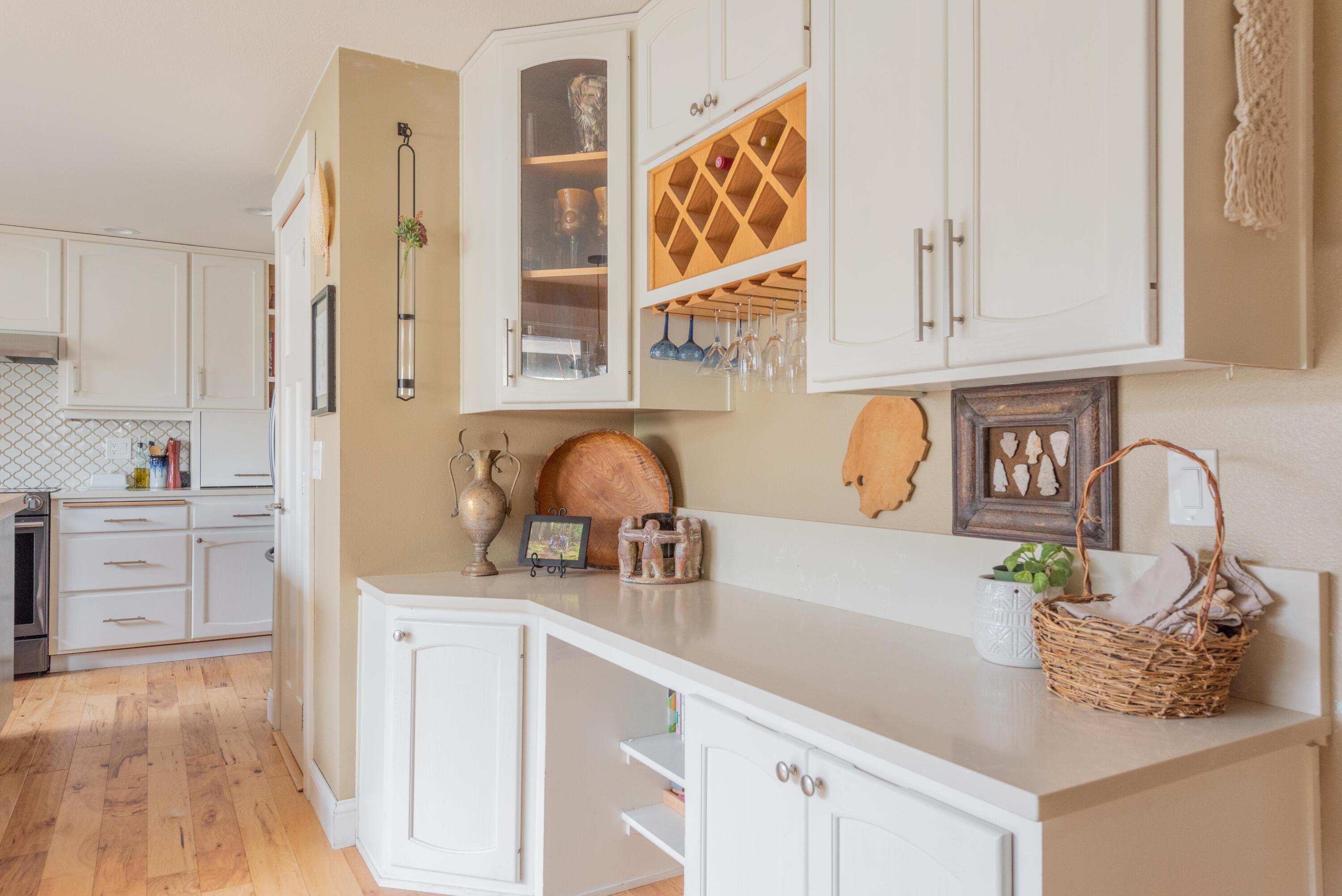 2900 Northeast Shepard Road Bend, OR 97701 - Photo 11 of 39 Halls_2900Shepard_kitdiningside
