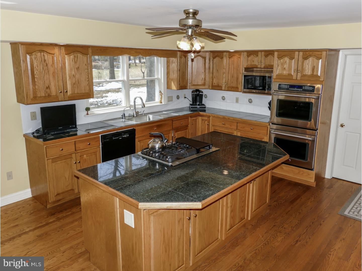 2065 Huntingdon Road Huntingdon Valley, PA 19006 - Photo 8 of 24 Gallery Image 8