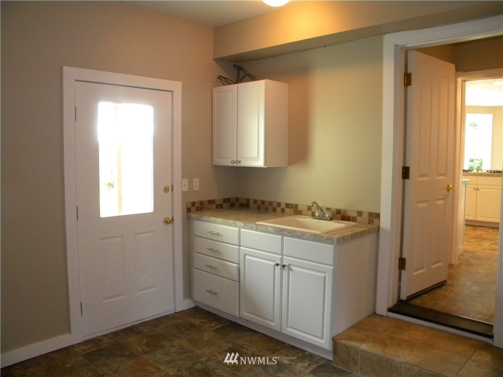 718 Cherry Road Montesano, WA 98563 - Photo 11 of 24 Gallery Image 11