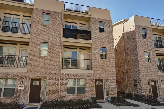 $2,900 | 1310 Palm Canyon Drive, Dallas, TX 75204