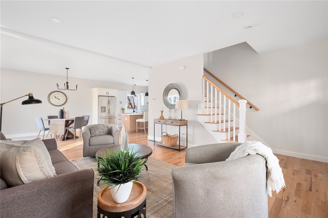 44 Oldham Street Warwick, RI 02886 - Photo 12 of 32