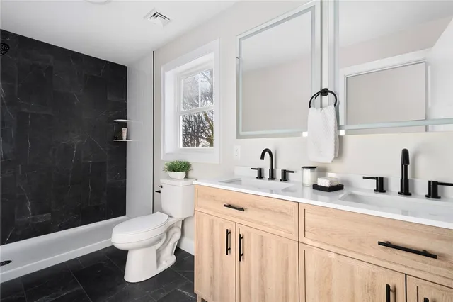 $699,900 | 44 Oldham Street, Warwick, RI 02886