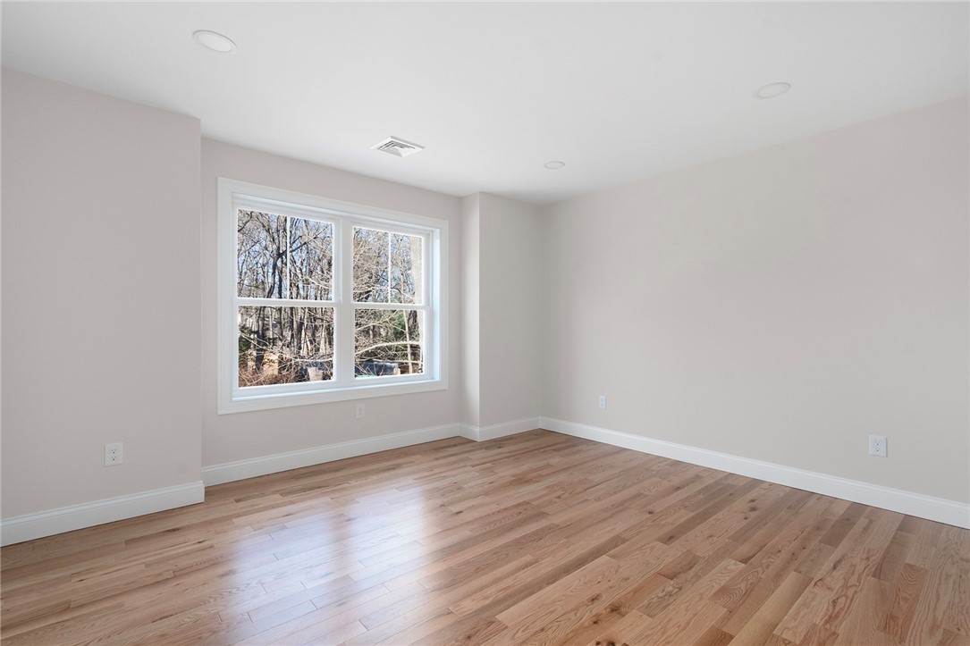 44 Oldham Street Warwick, RI 02886 - Photo 21 of 32