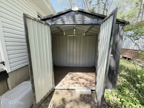 $149,999 | 2391 Buffalo Road, Oneida, TN 37841