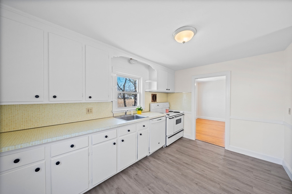 63 Hurlcroft Road Milton, MA 02186 - Photo 16 of 41 Gallery Image 16