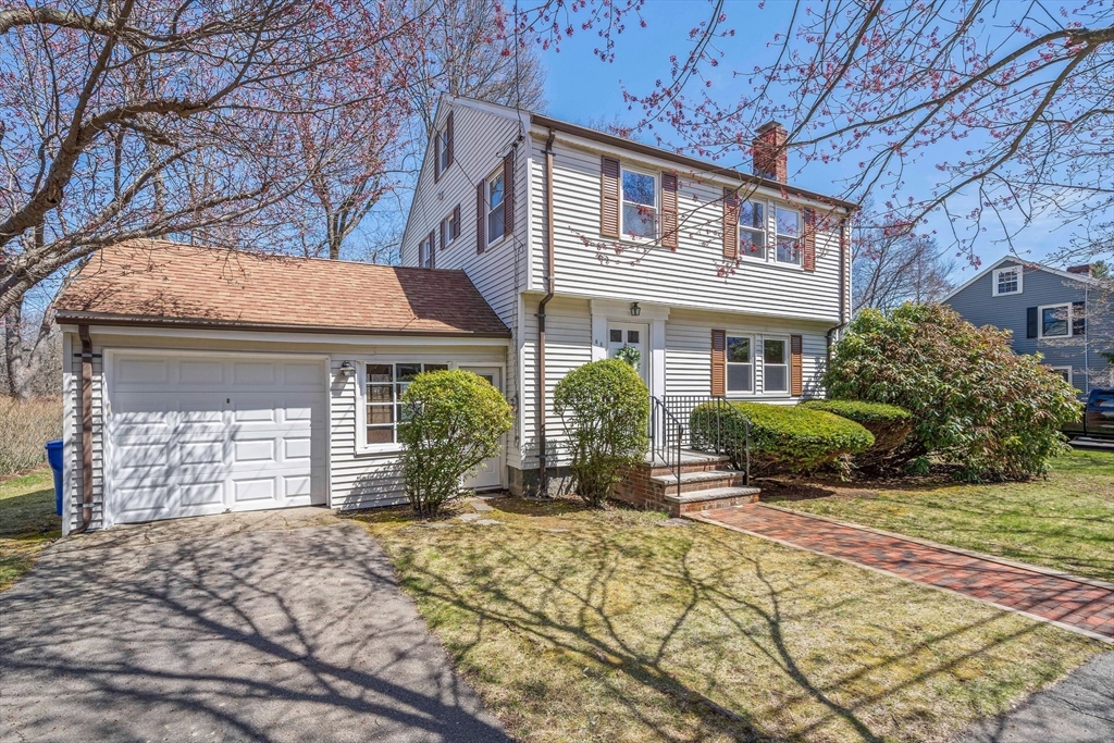 63 Hurlcroft Road Milton, MA 02186 - Photo 4 of 41 Gallery Image 4