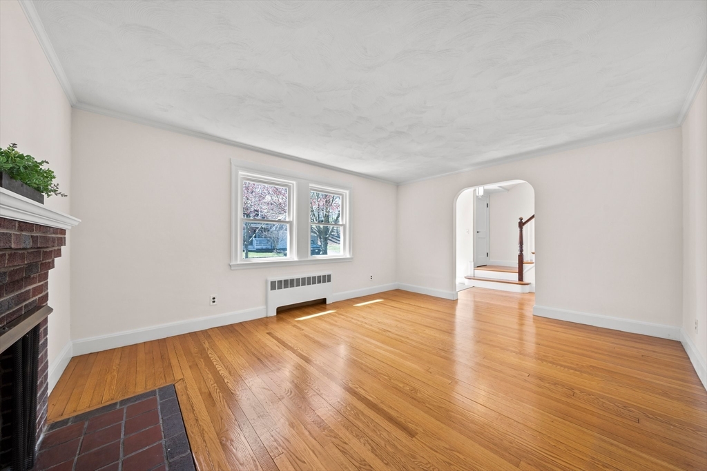 63 Hurlcroft Road Milton, MA 02186 - Photo 7 of 41 Gallery Image 7