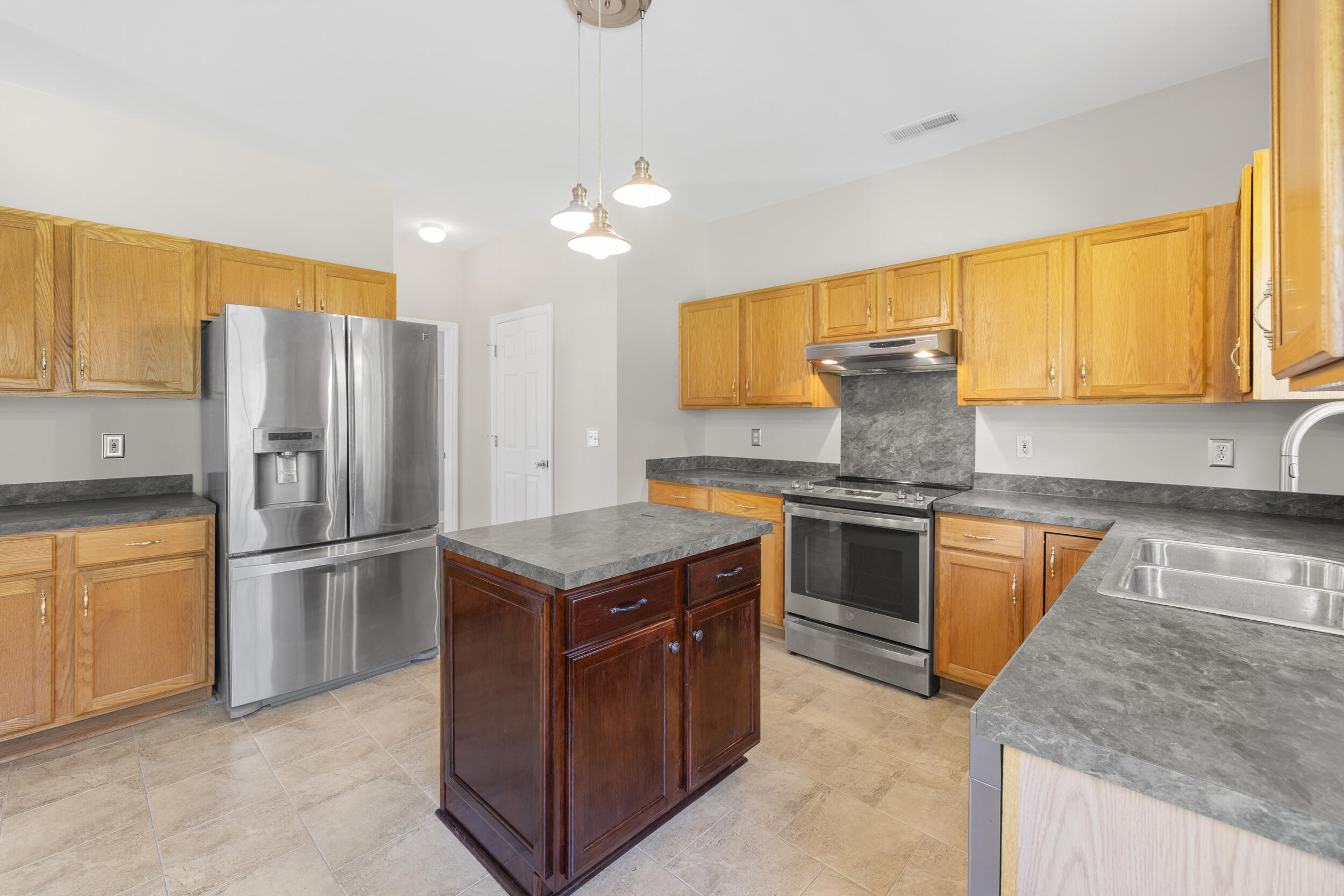 7084 Windmill Creek Road Charleston, SC 29414 - Photo 16 of 50 7084-windmill-creek-rd-_mgc9725