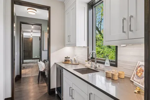 $3,950,000 | 2201 Isengard Lane, Minnetonka, MN 55305