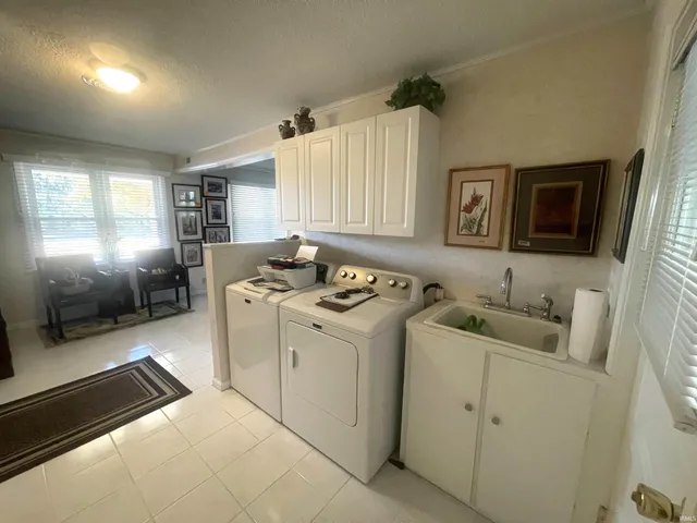 $299,900 | 320 West Roselawn Drive, Logansport, IN 46947