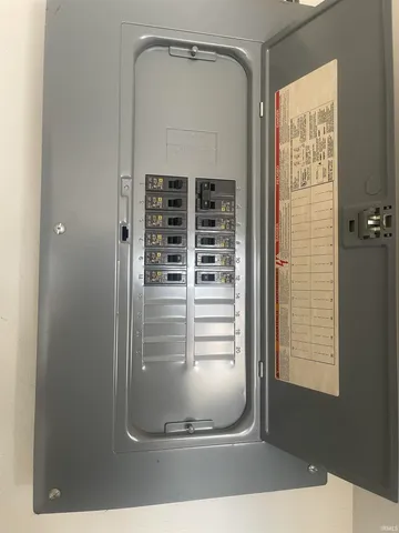 $299,900 | 320 West Roselawn Drive, Logansport, IN 46947