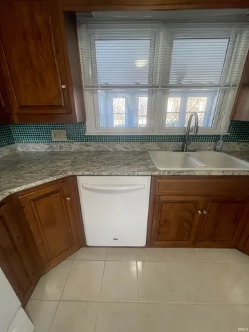 $279,900 | 320 West Roselawn Drive, Logansport, IN 46947