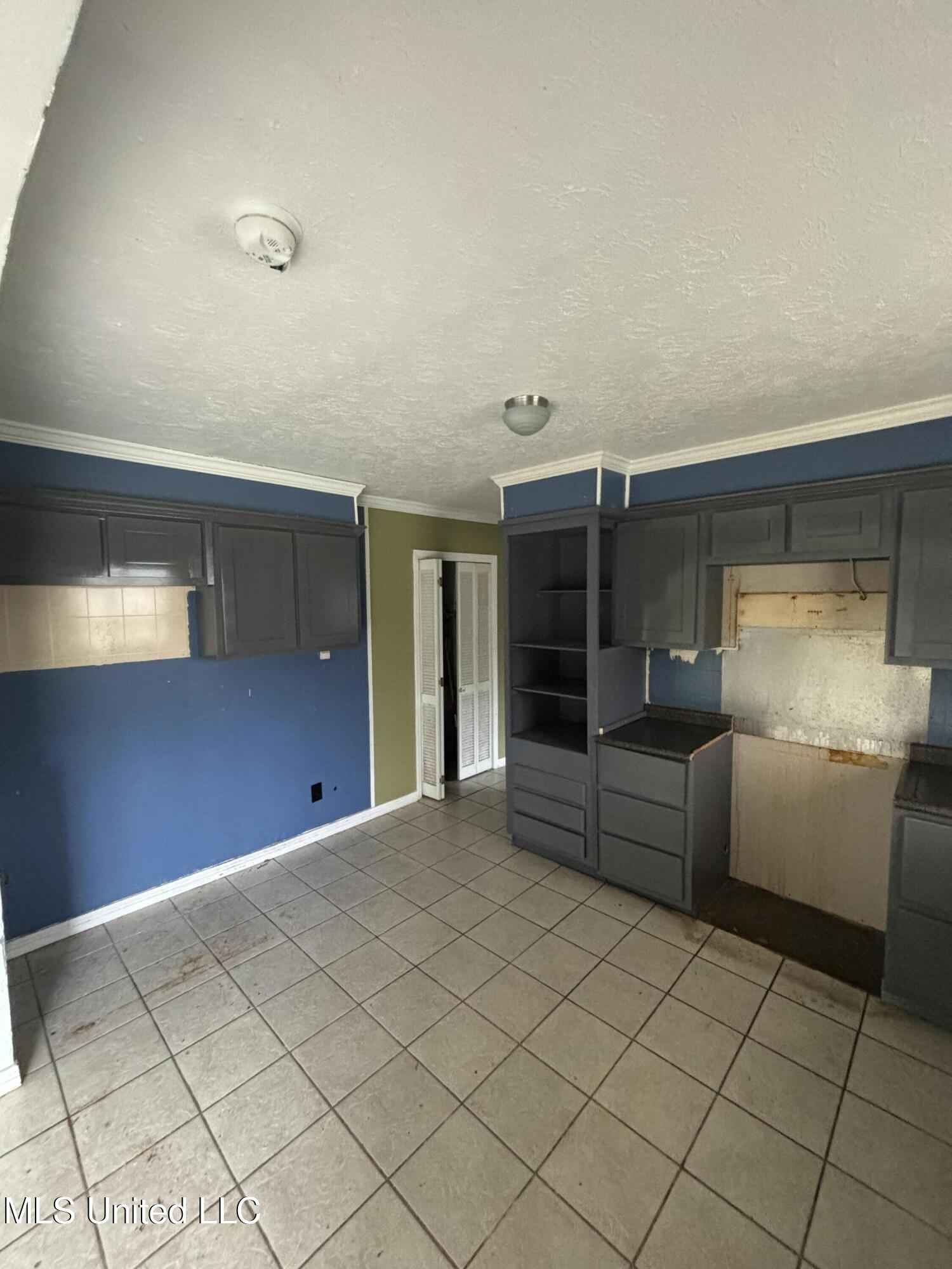 816 Chulahoma Road Holly Springs, MS 38635 - Photo 11 of 26 Photo Nov 04 2024, 3 00 35 PM