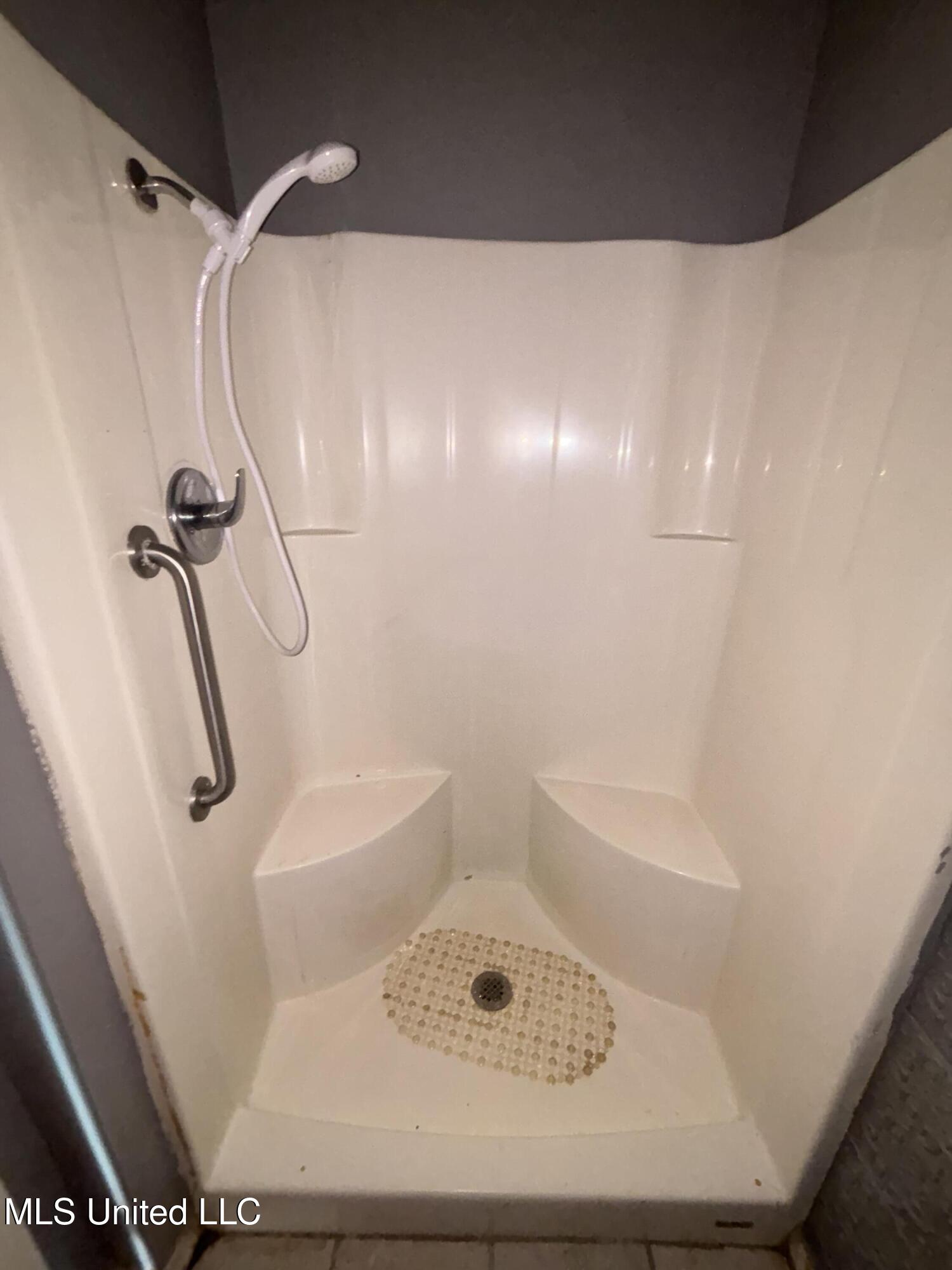 816 Chulahoma Road Holly Springs, MS 38635 - Photo 14 of 26 Photo Nov 04 2024, 3 02 18 PM