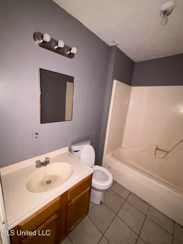 $204,900 | 816 Chulahoma Road, Holly Springs, MS 38635