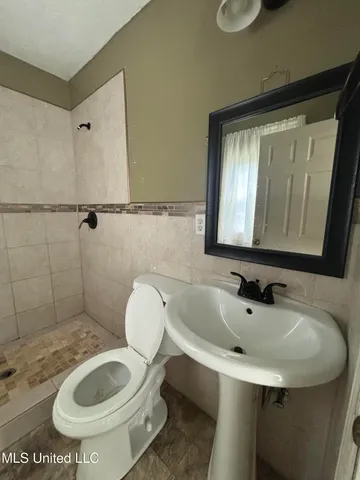 $204,900 | 816 Chulahoma Road, Holly Springs, MS 38635