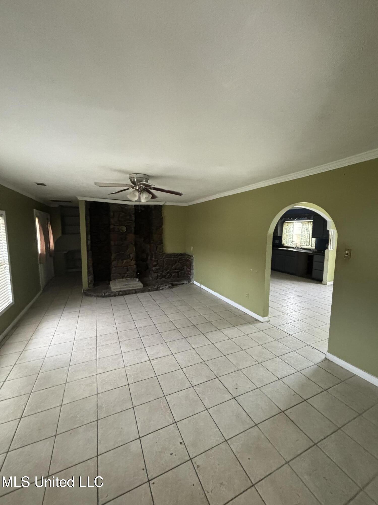 816 Chulahoma Road Holly Springs, MS 38635 - Photo 9 of 26 Photo Nov 04 2024, 2 58 19 PM